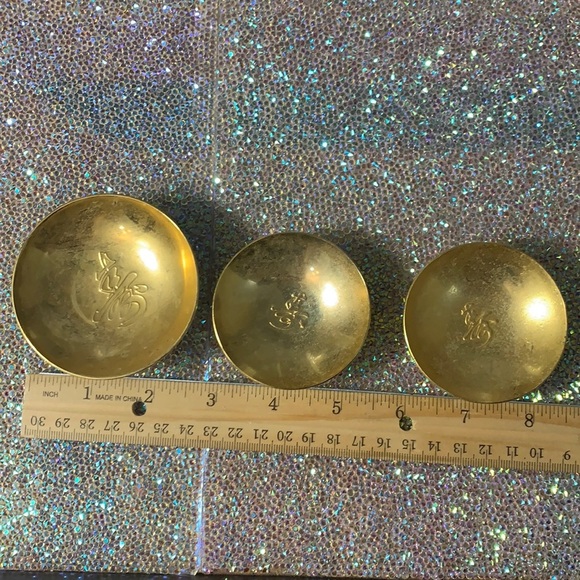 5/$40 BUNDLE DEAL
Vintage set of 3 Japanese sale cups 24k gold plated